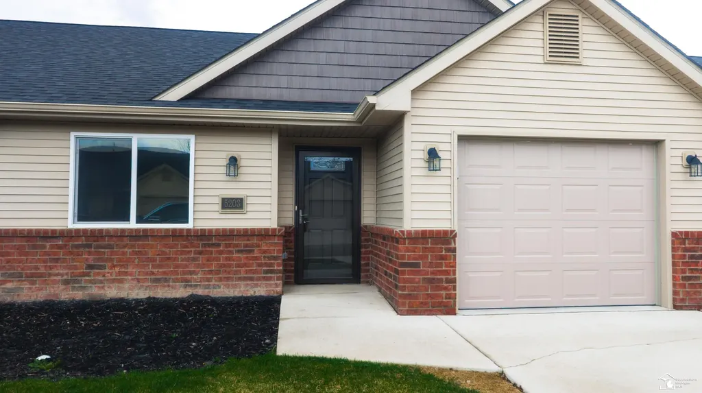 5203 Volterra Drive Monroe Charter Township MI 48161