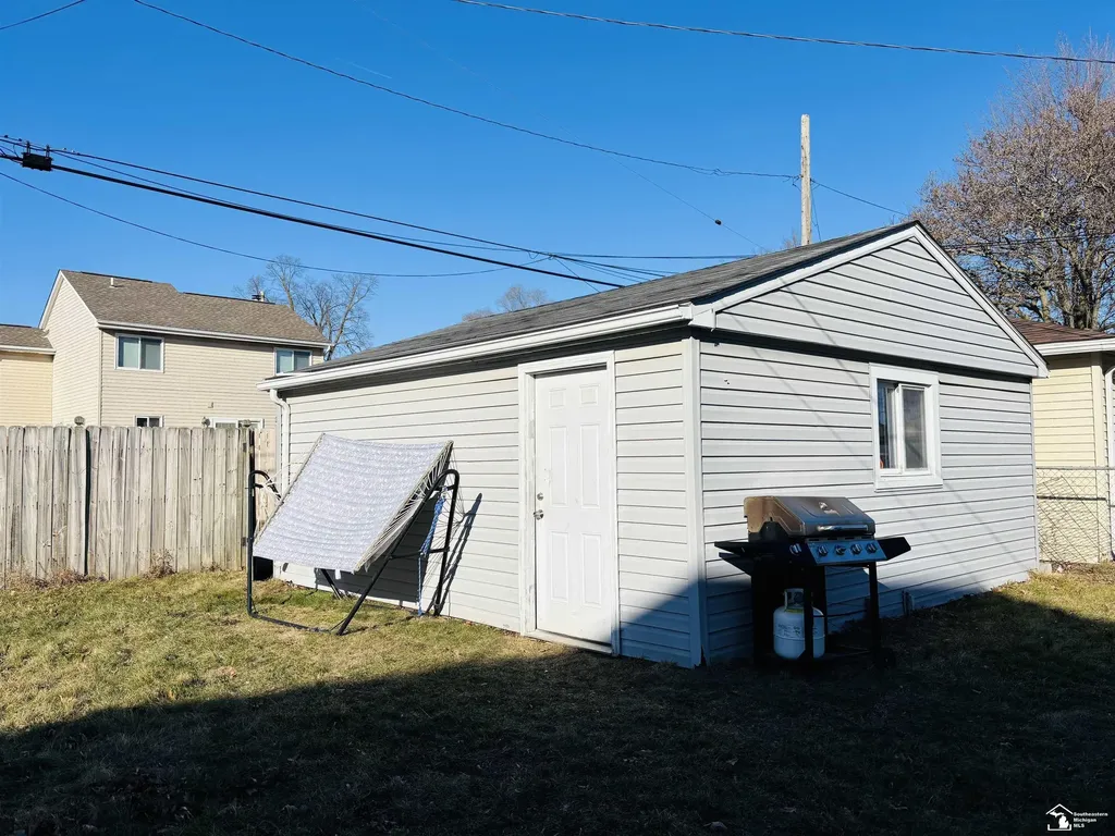 1416 Maple Street Wyandotte City MI 48192
