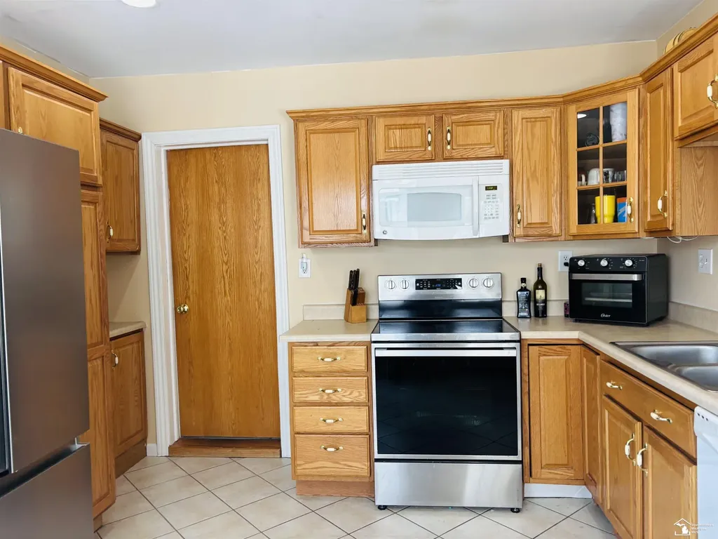 1416 Maple Street Wyandotte City MI 48192