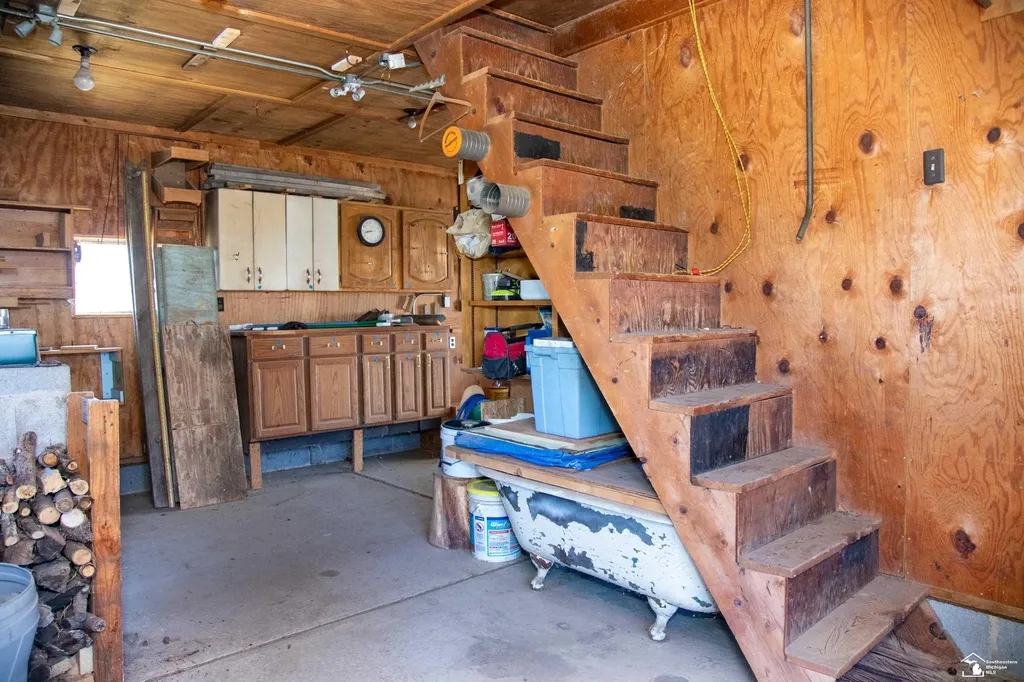 15708 Goddard Road Allen Park City MI 48101