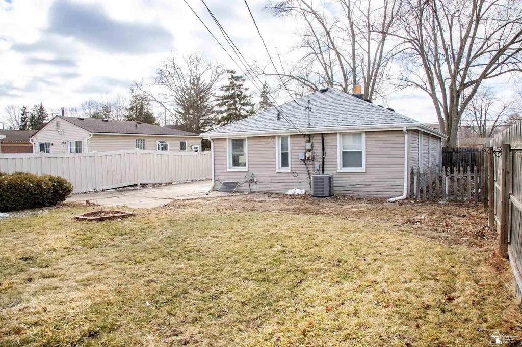 5323 Lathrop Street Trenton City MI 48183