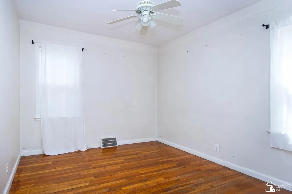 2169 Cicotte Avenue Lincoln Park City MI 48146