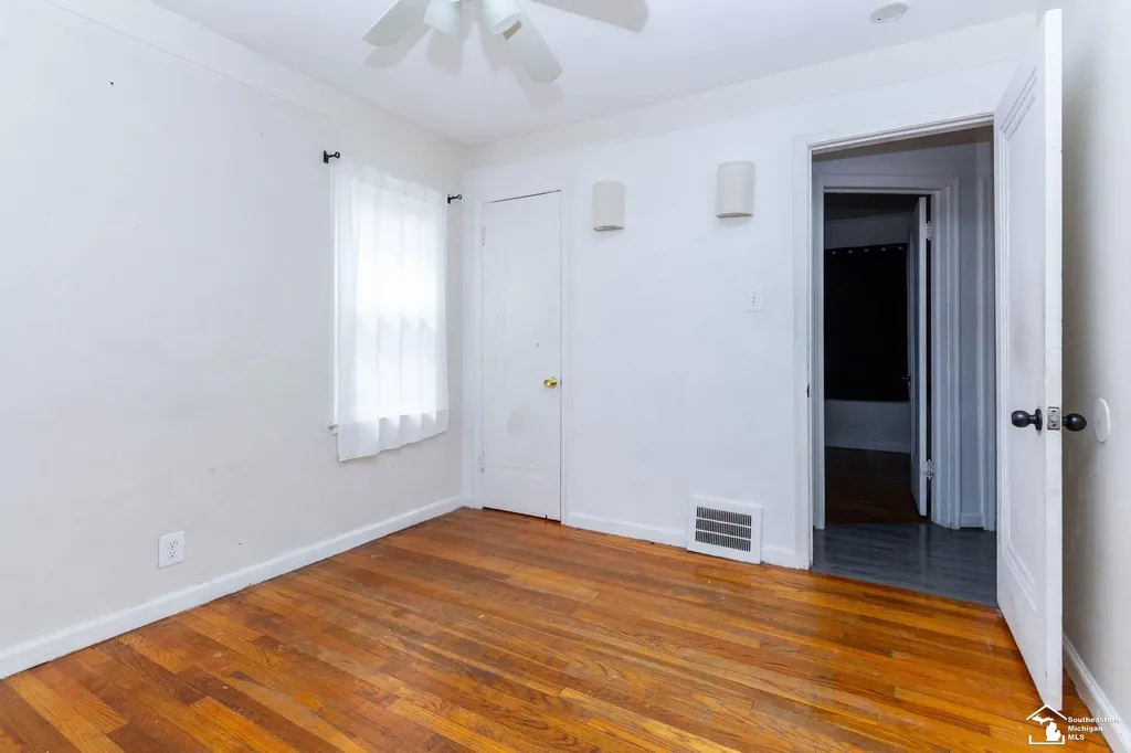 2169 Cicotte Avenue Lincoln Park City MI 48146