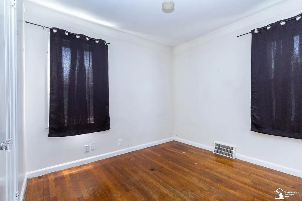 2169 Cicotte Avenue Lincoln Park City MI 48146