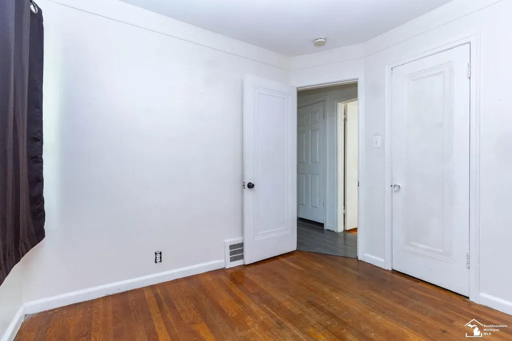 2169 Cicotte Avenue Lincoln Park City MI 48146