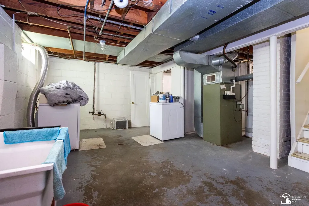 2169 Cicotte Avenue Lincoln Park City MI 48146