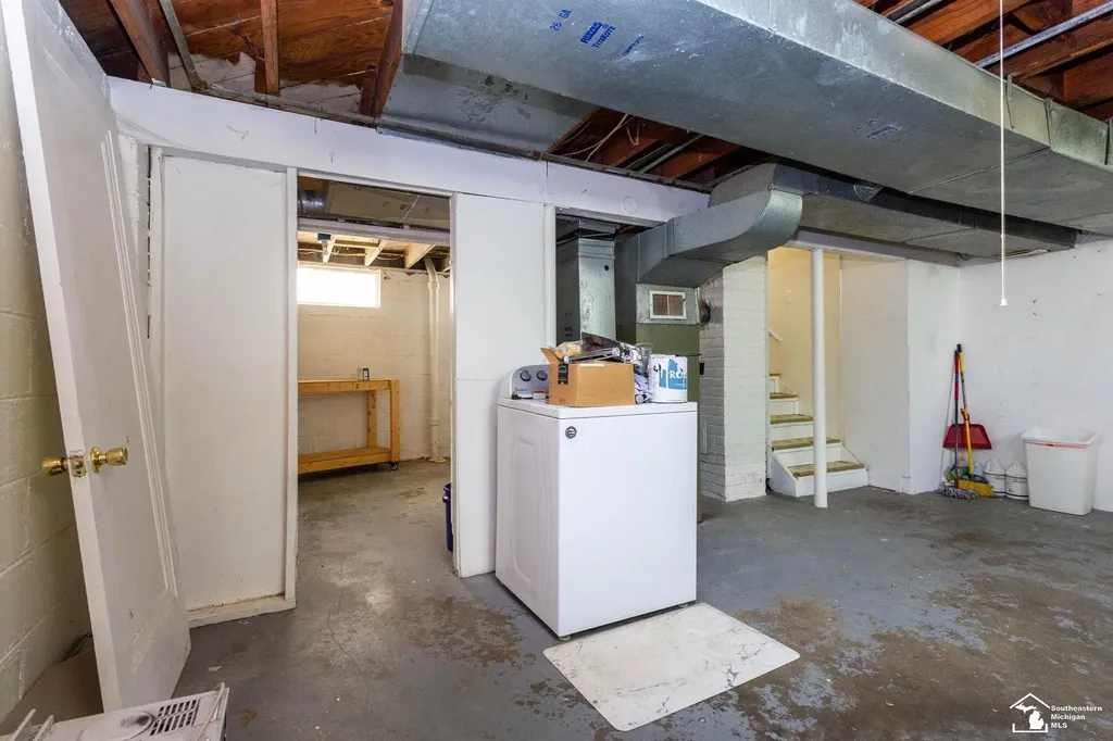 2169 Cicotte Avenue Lincoln Park City MI 48146
