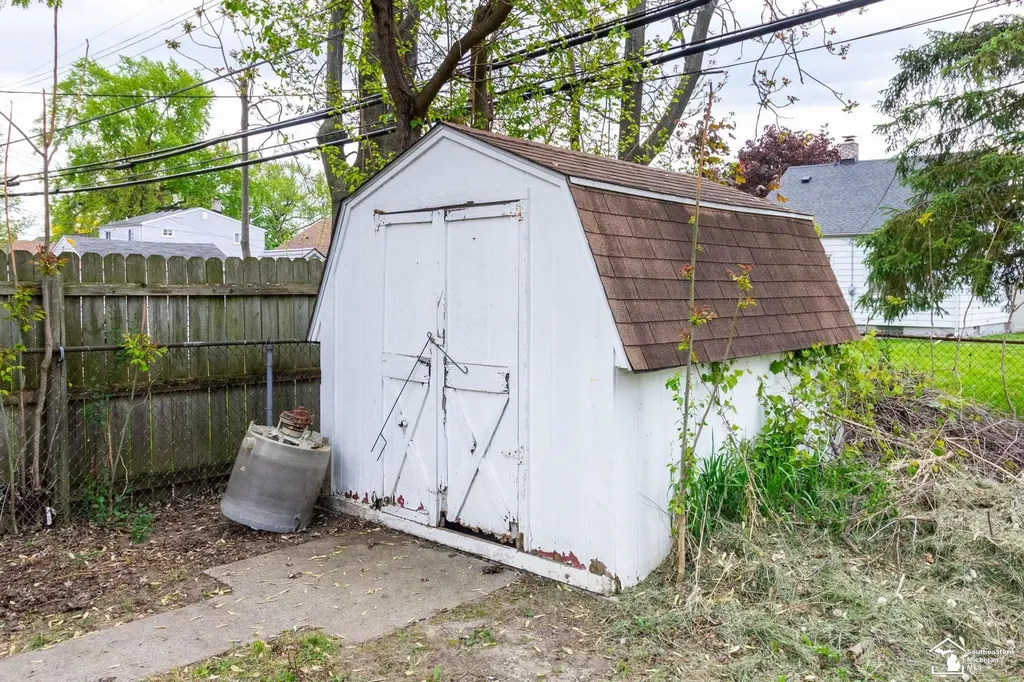 2169 Cicotte Avenue Lincoln Park City MI 48146
