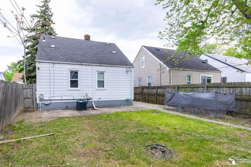 2169 Cicotte Avenue Lincoln Park City MI 48146