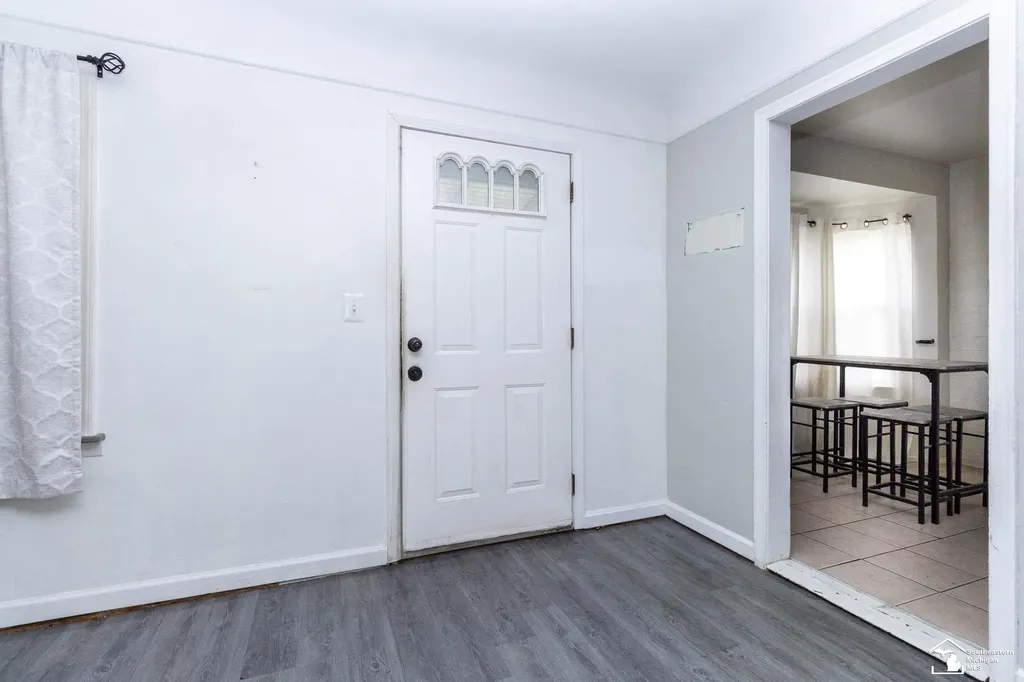 2169 Cicotte Avenue Lincoln Park City MI 48146