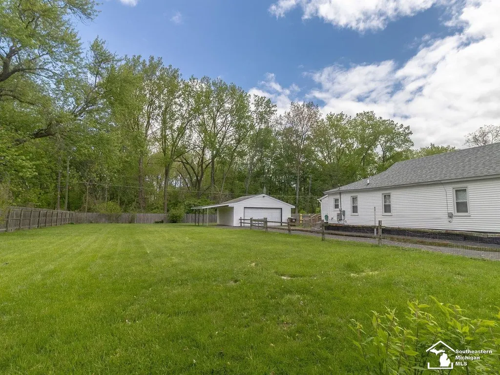 1623 Oak Street Monroe City MI 48161