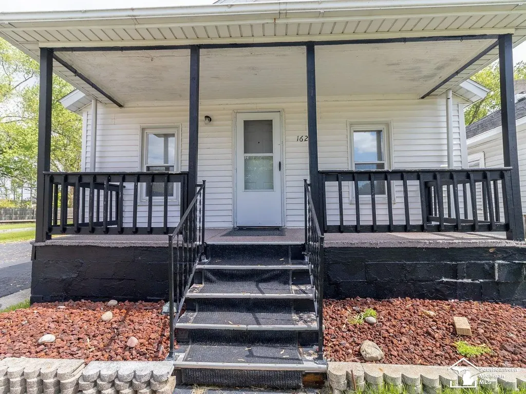 1623 Oak Street Monroe City MI 48161