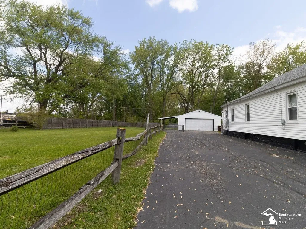 1623 Oak Street Monroe City MI 48161