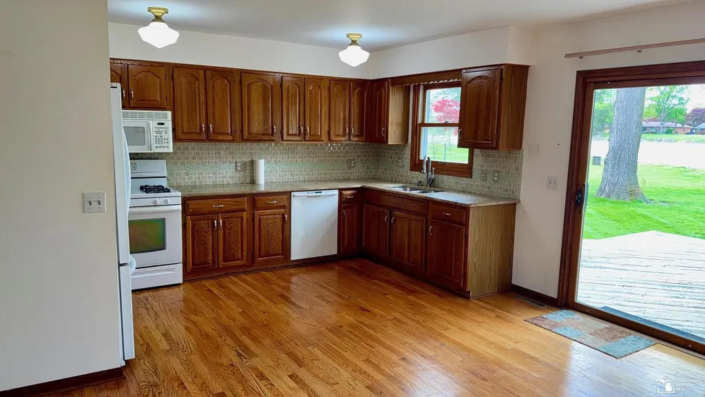 1855 N Custer Road Monroe City MI 48162