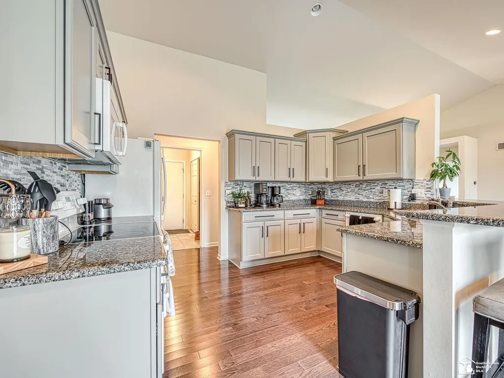 901 Plum Tree Circle Raisinville Township MI 48161