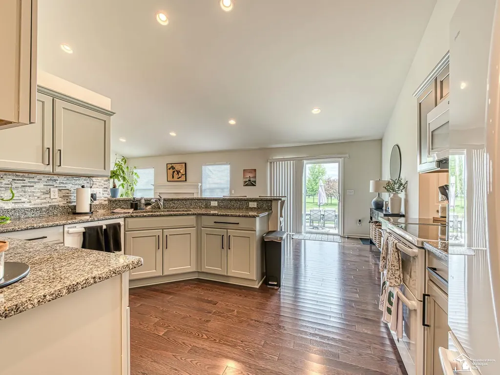 901 Plum Tree Circle Raisinville Township MI 48161