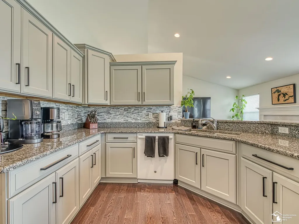 901 Plum Tree Circle Raisinville Township MI 48161