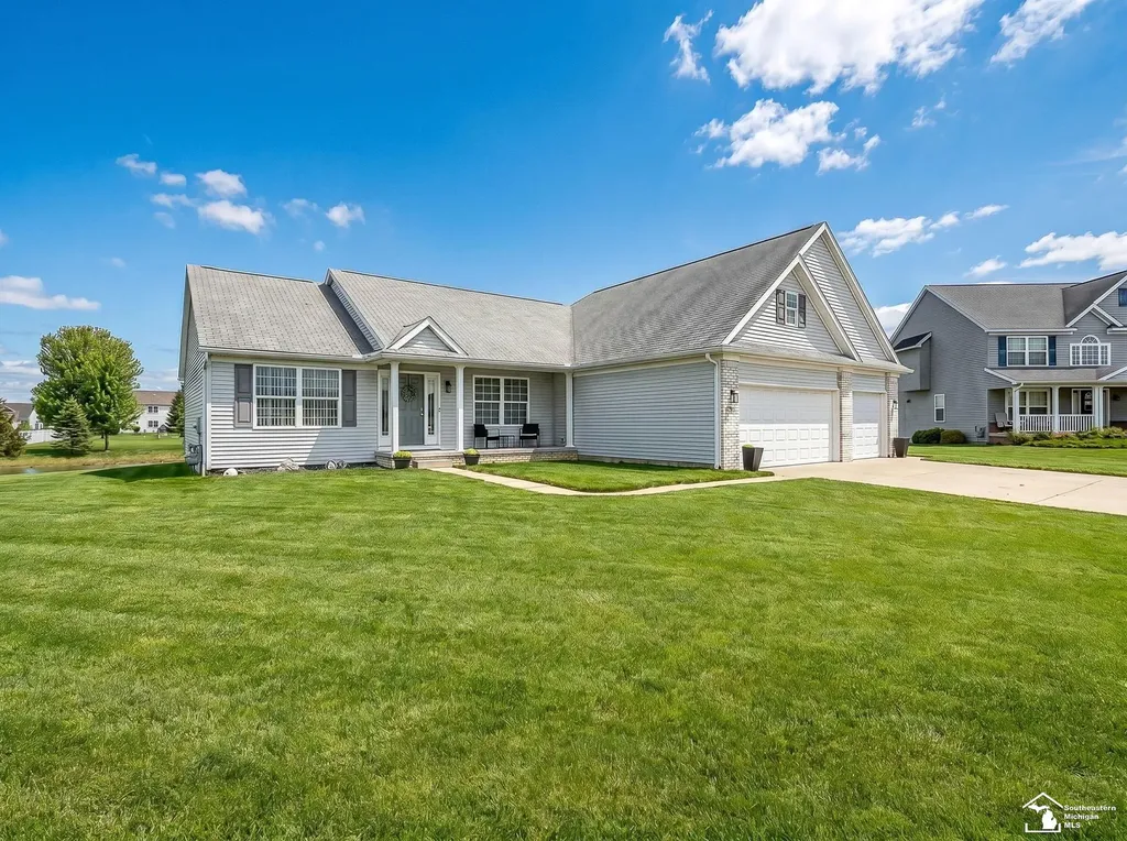 901 Plum Tree Circle Raisinville Township MI 48161