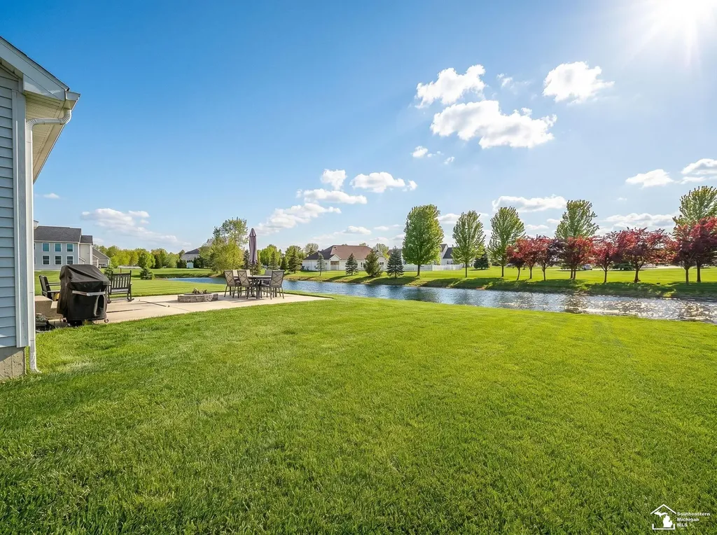 901 Plum Tree Circle Raisinville Township MI 48161