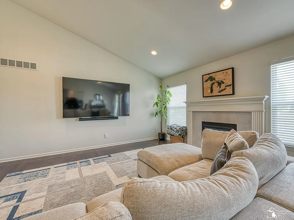 901 Plum Tree Circle Raisinville Township MI 48161