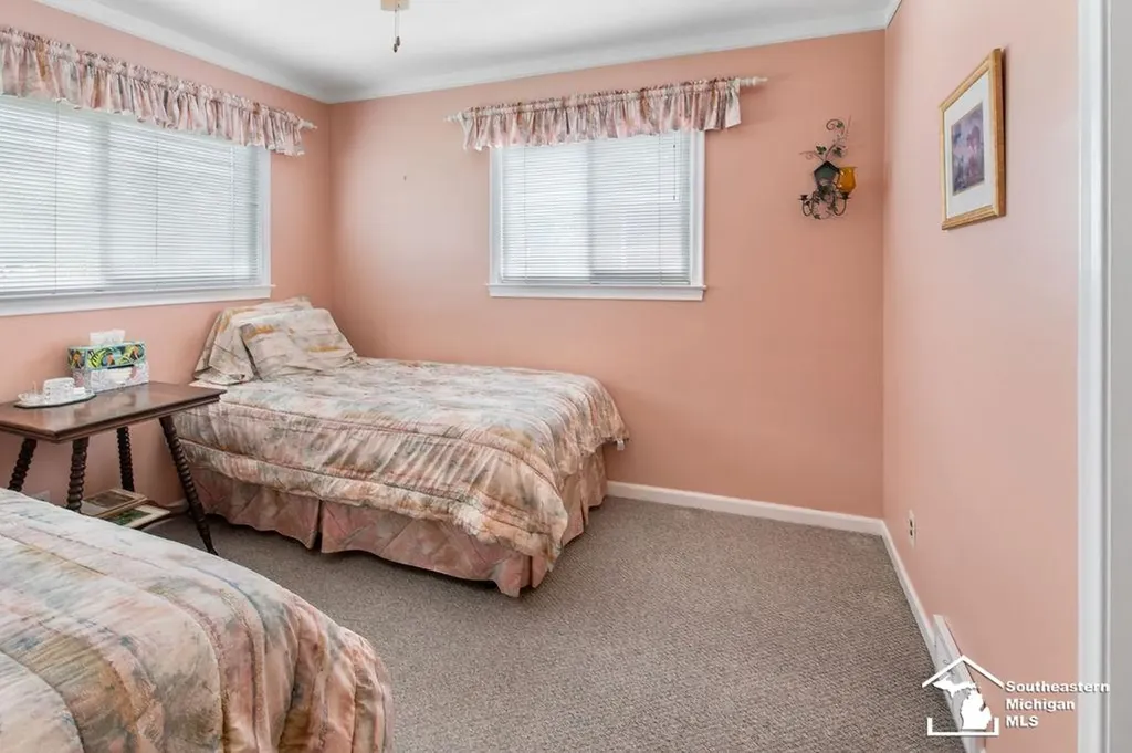 1852 E Longmeadow Road Trenton City MI 48183