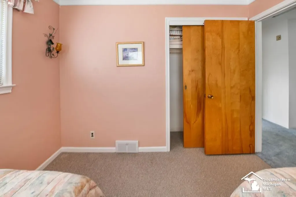 1852 E Longmeadow Road Trenton City MI 48183