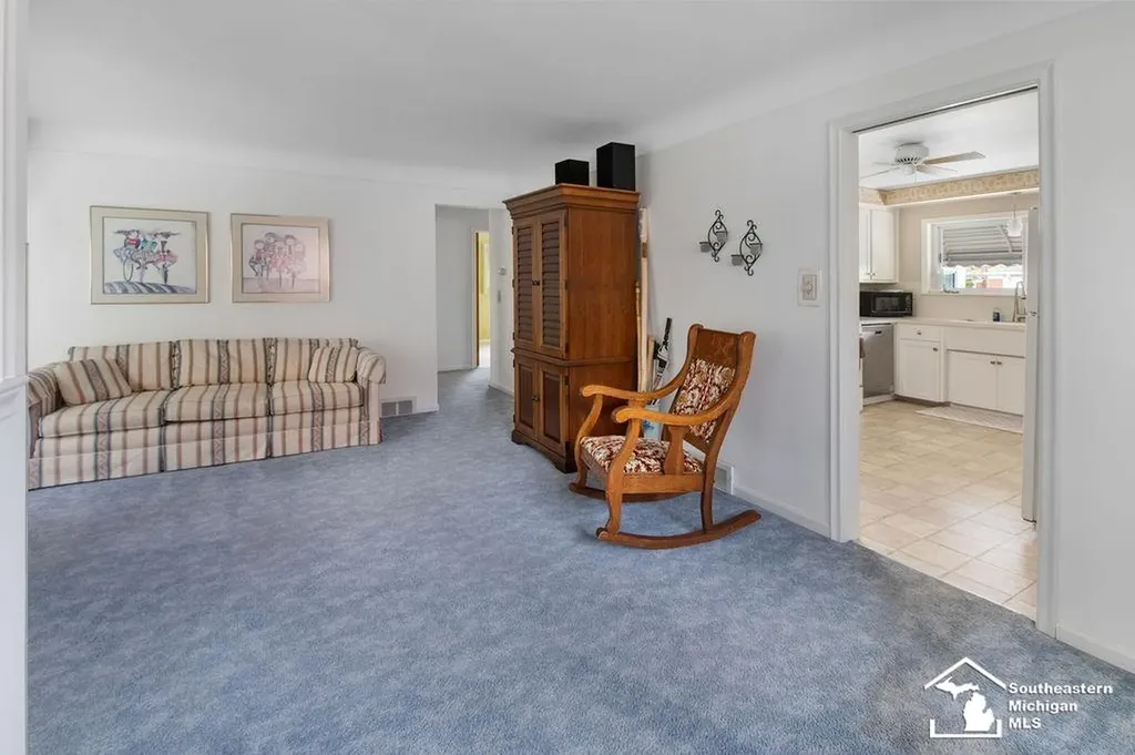 1852 E Longmeadow Road Trenton City MI 48183