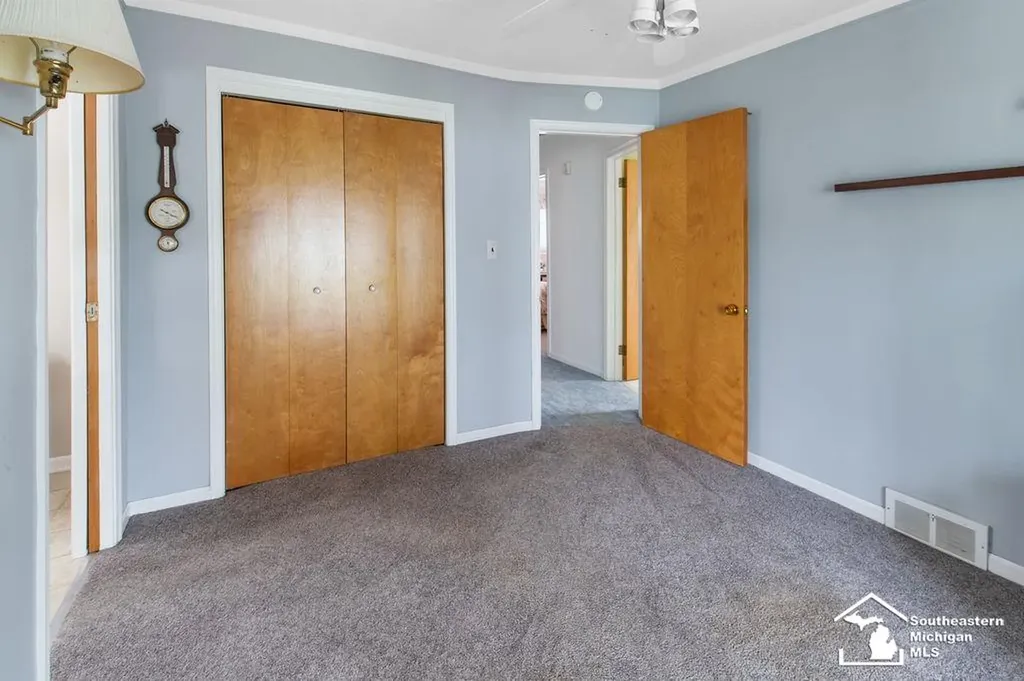 1852 E Longmeadow Road Trenton City MI 48183