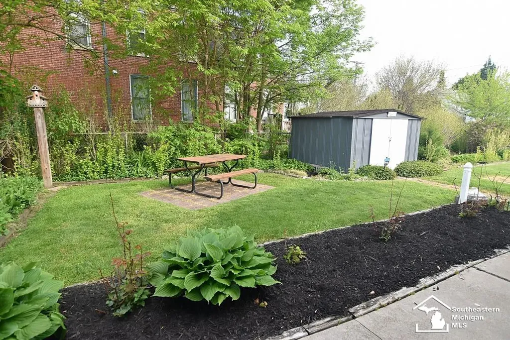 317 E 5th Street Monroe City MI 48161