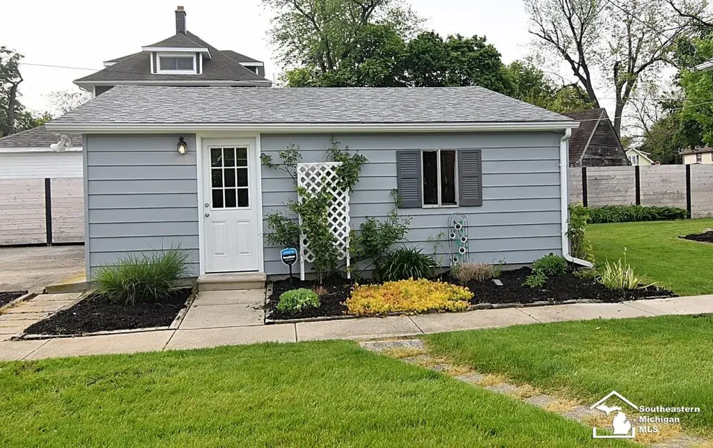 317 E 5th Street Monroe City MI 48161