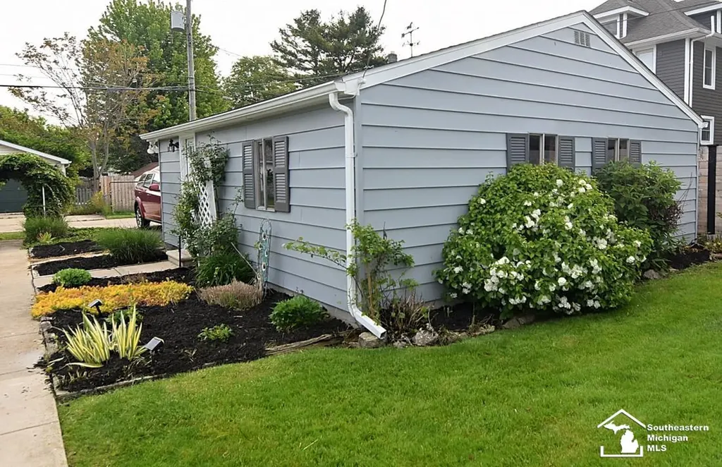 317 E 5th Street Monroe City MI 48161