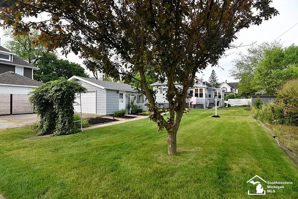 317 E 5th Street Monroe City MI 48161
