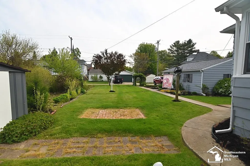 317 E 5th Street Monroe City MI 48161