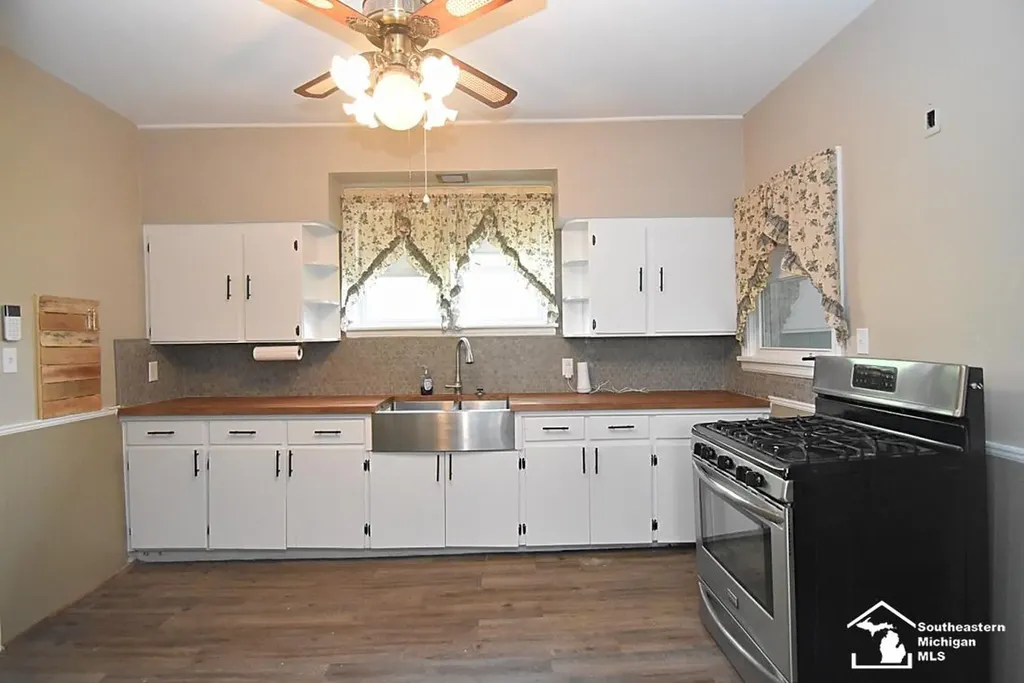 317 E 5th Street Monroe City MI 48161