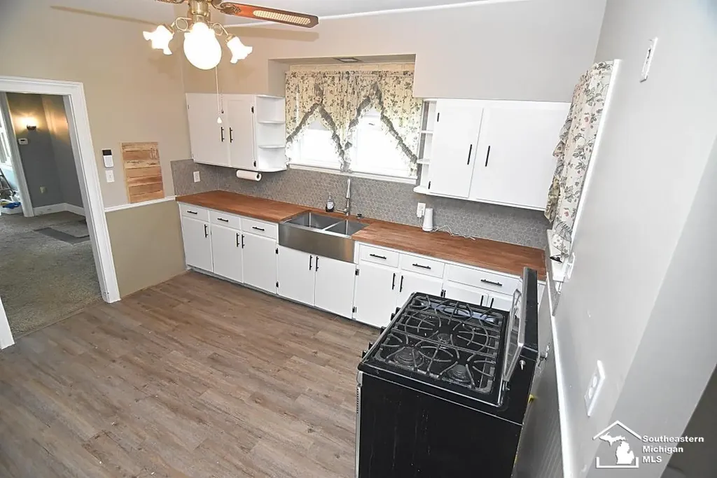 317 E 5th Street Monroe City MI 48161