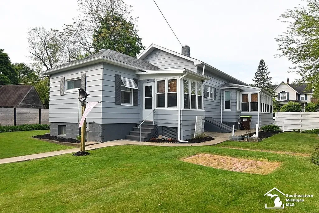317 E 5th Street Monroe City MI 48161