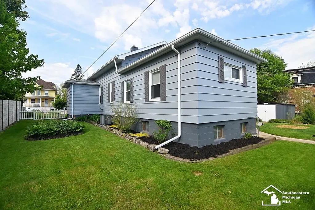 317 E 5th Street Monroe City MI 48161