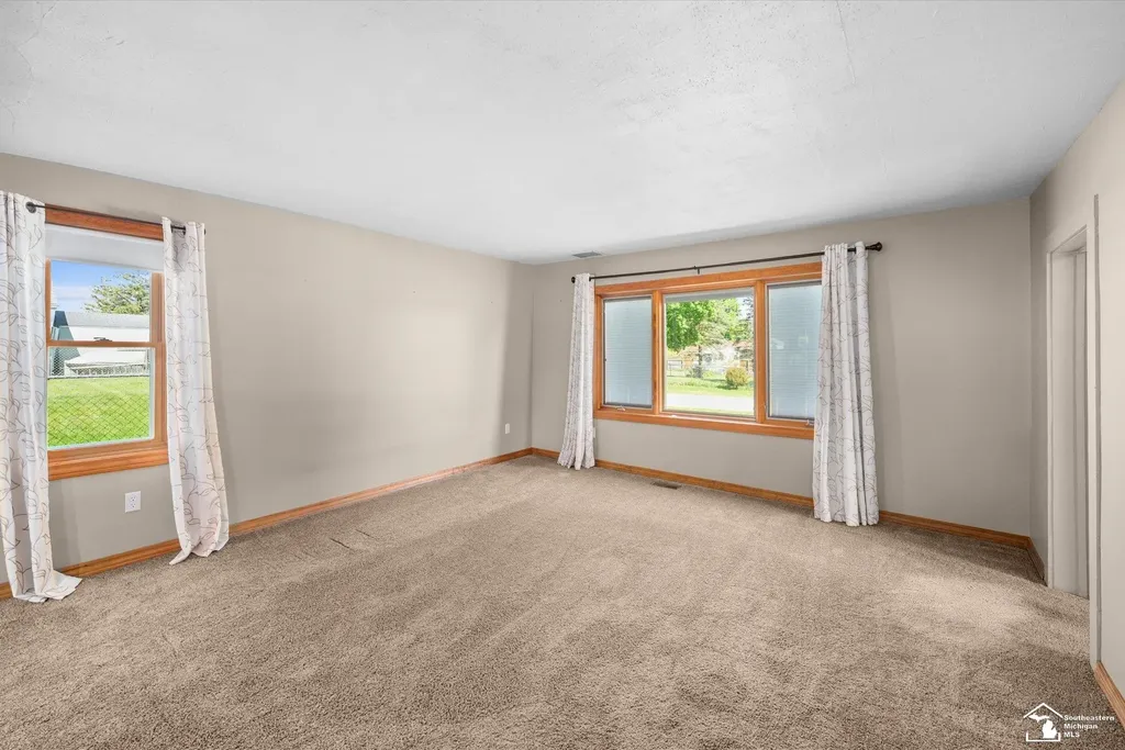 6025 Summit Street Exeter Township MI 48159