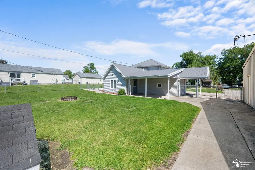 6025 Summit Street Exeter Township MI 48159