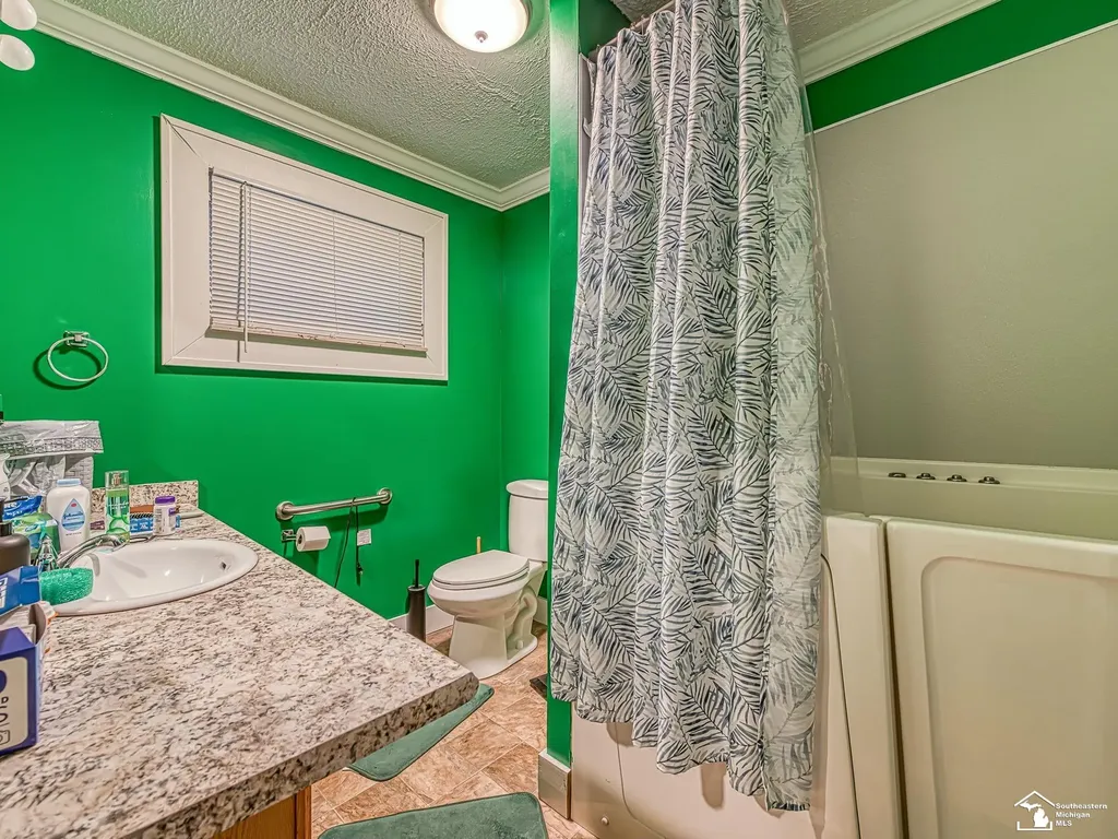 1288 Stewart Avenue Lincoln Park City MI 48146