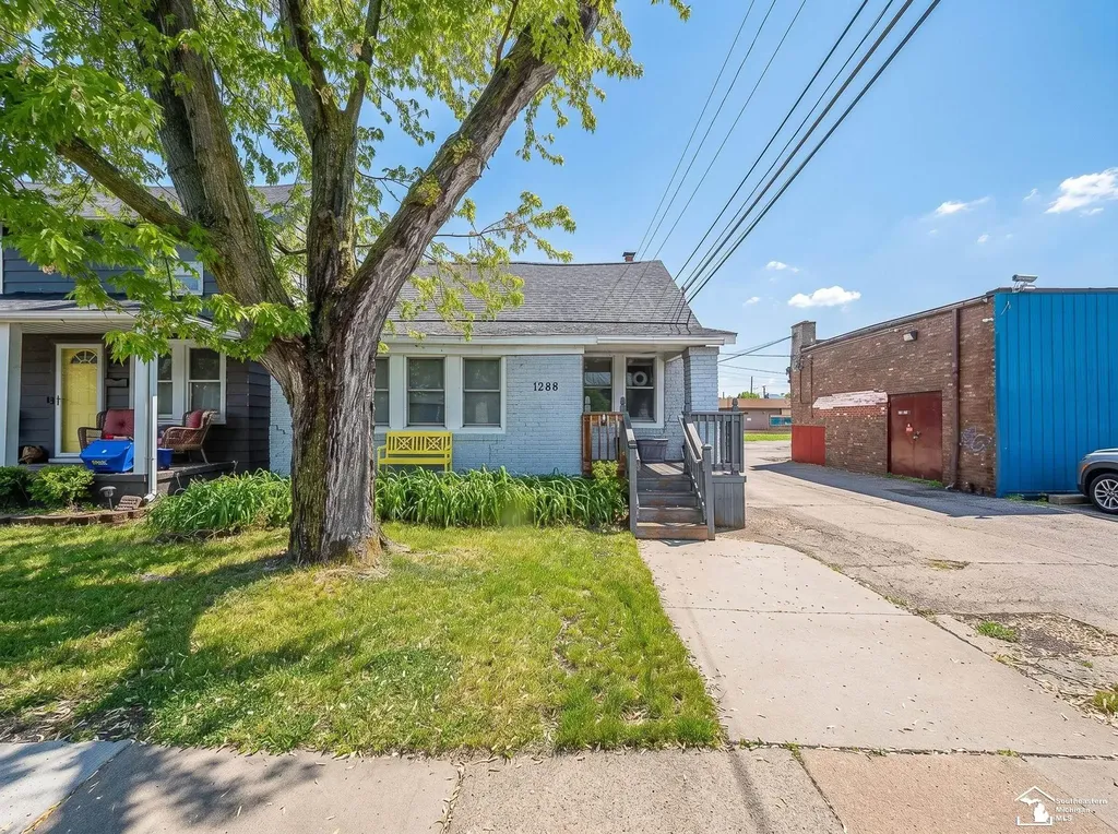 1288 Stewart Avenue Lincoln Park City MI 48146