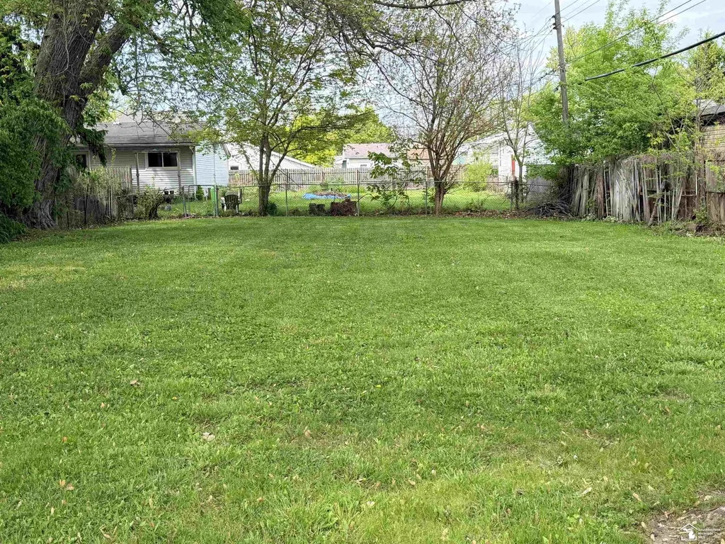 2042 Cloverdale Drive Monroe City MI 48161