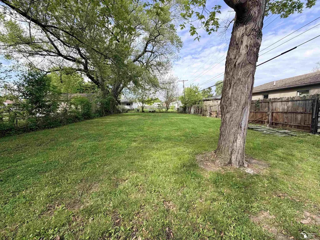2042 Cloverdale Drive Monroe City MI 48161