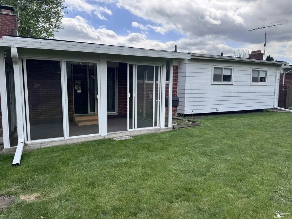 14712 Malcolm Street Southgate City MI 48195