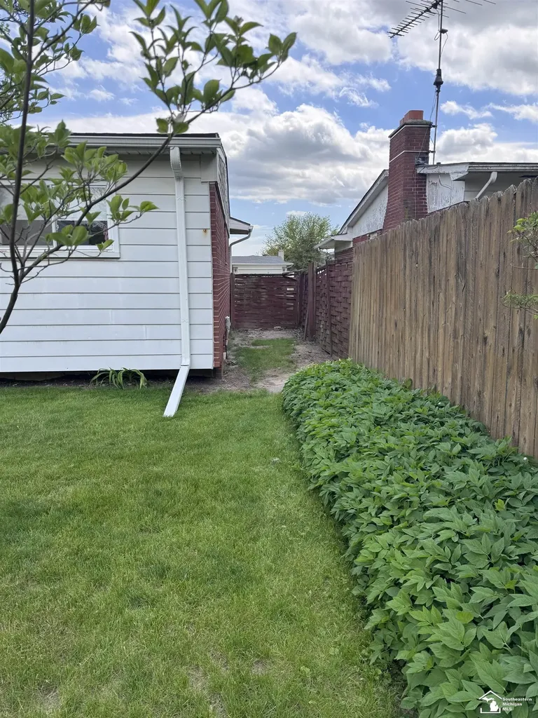 14712 Malcolm Street Southgate City MI 48195