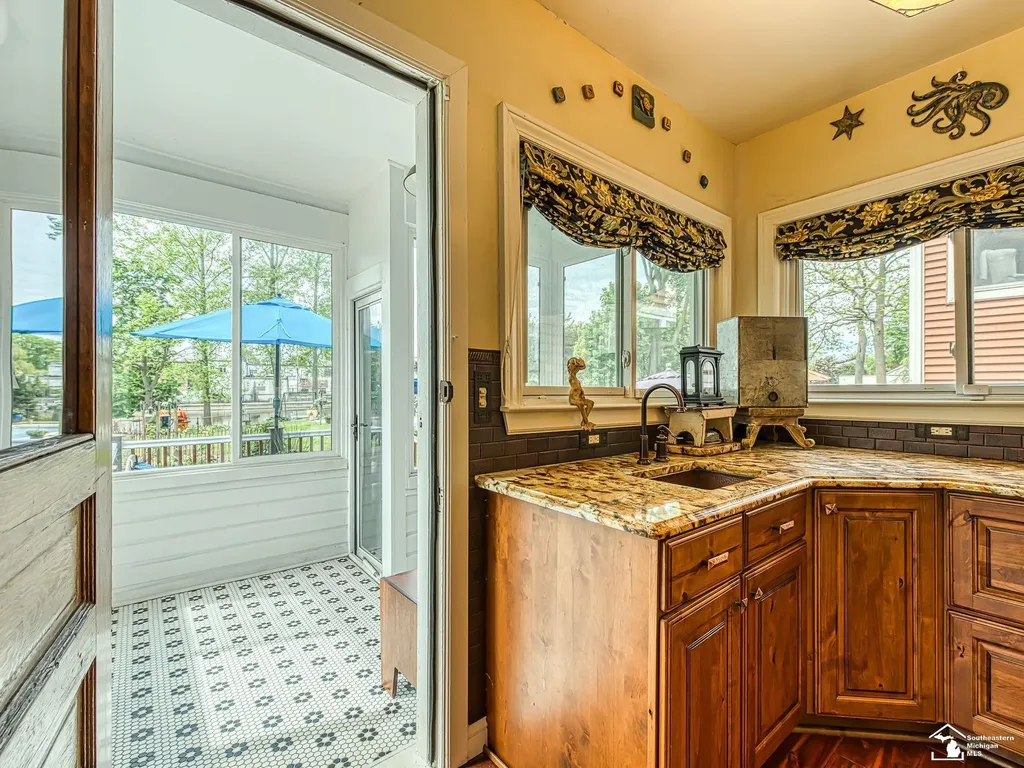 404 E Elm Avenue Monroe City MI 48162