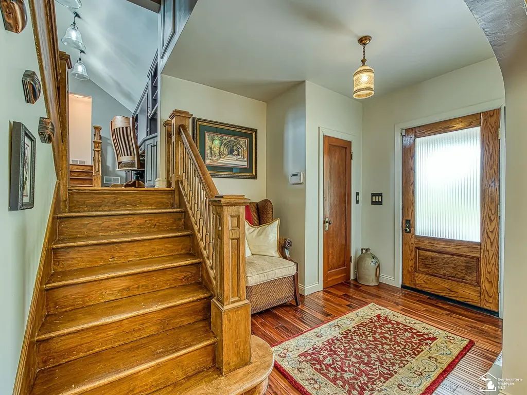 404 E Elm Avenue Monroe City MI 48162