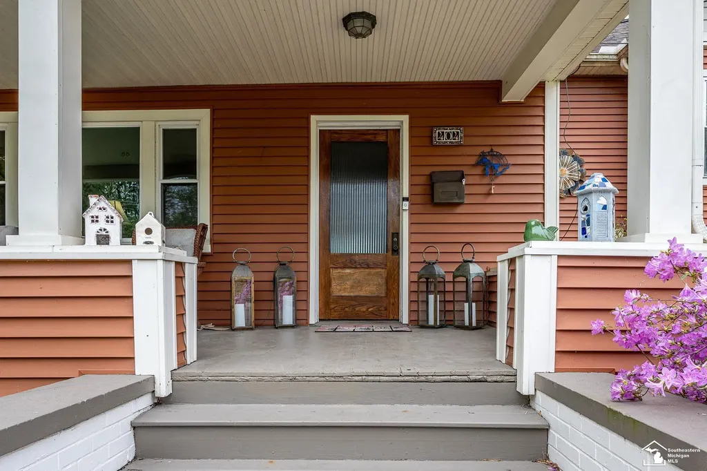 404 E Elm Avenue Monroe City MI 48162