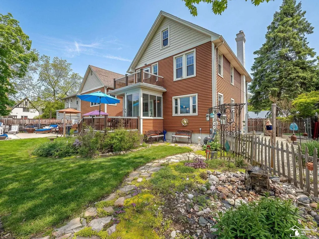 404 E Elm Avenue Monroe City MI 48162