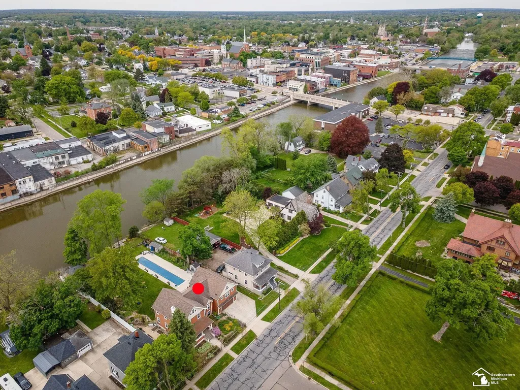 404 E Elm Avenue Monroe City MI 48162